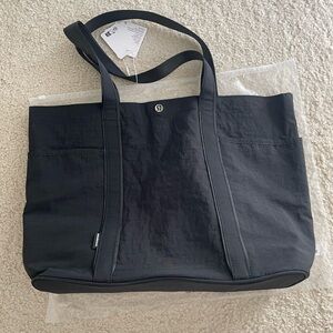 Lululemon Daily Multi Pocket Tote Bag